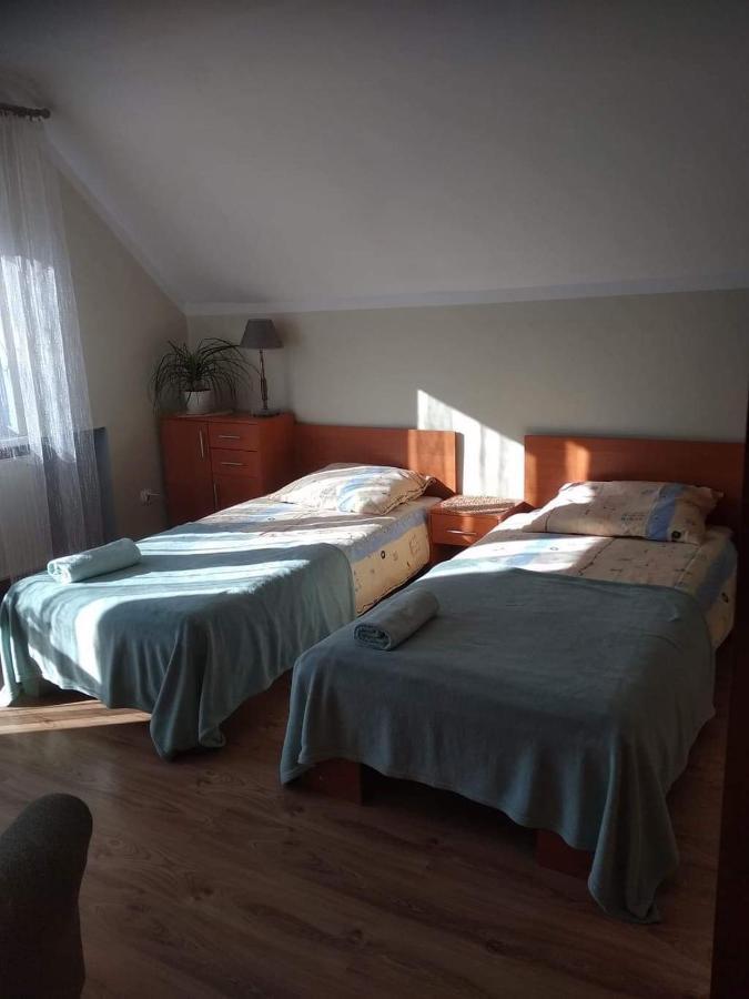Pokoje Goscinne U Gochy Ustrzyki Dolne Esterno foto