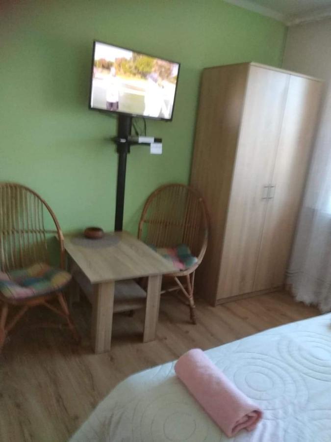 Pokoje Goscinne U Gochy Ustrzyki Dolne Esterno foto