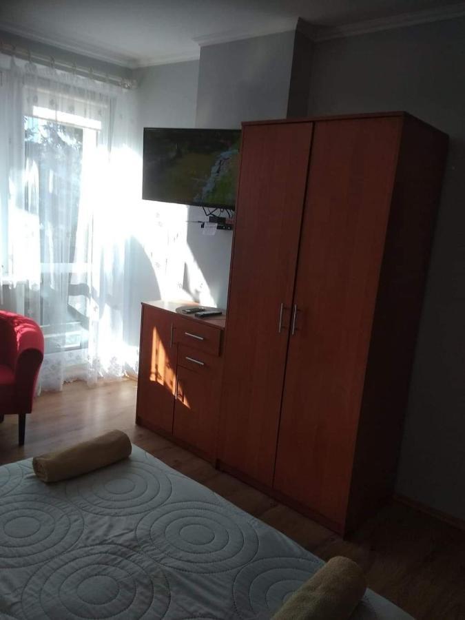 Pokoje Goscinne U Gochy Ustrzyki Dolne Esterno foto