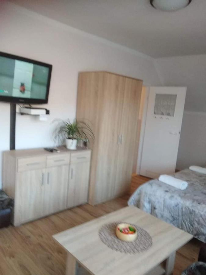 Pokoje Goscinne U Gochy Ustrzyki Dolne Esterno foto